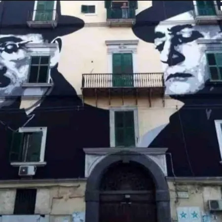 דירה Betti House